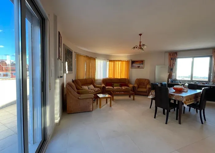 Private - & Mountain Views & Free Parking & Wifi