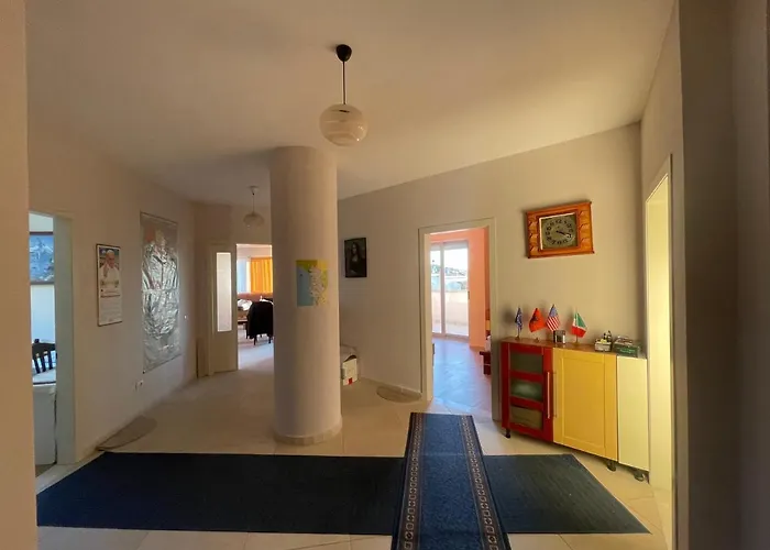 Private - & Mountain Views & Free Parking & Wifi