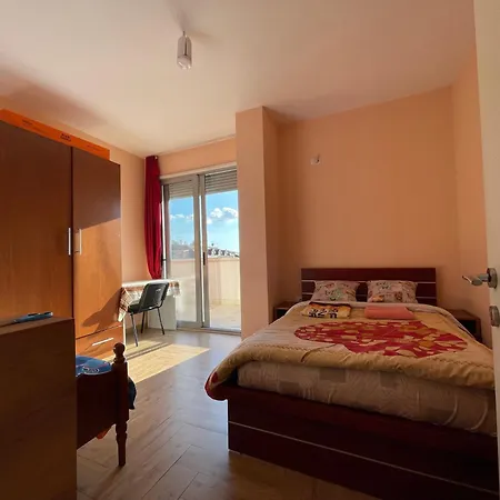 Kwatera prywatna Private - & Mountain Views & Free Parking & Wifi Tirana